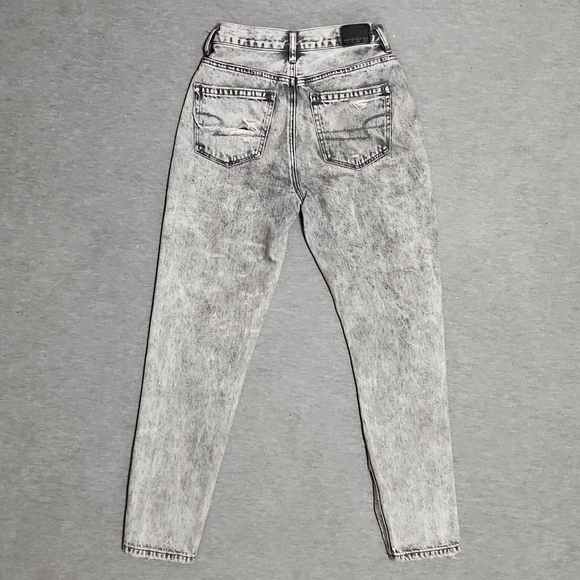 American Eagle Outfitters Gray Acid Wash Ripped High Rise Baggy Taper Mom Jeans - Picture 4 of 15